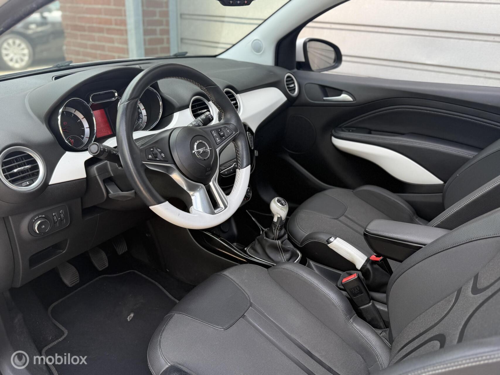 Foto van Opel Adam