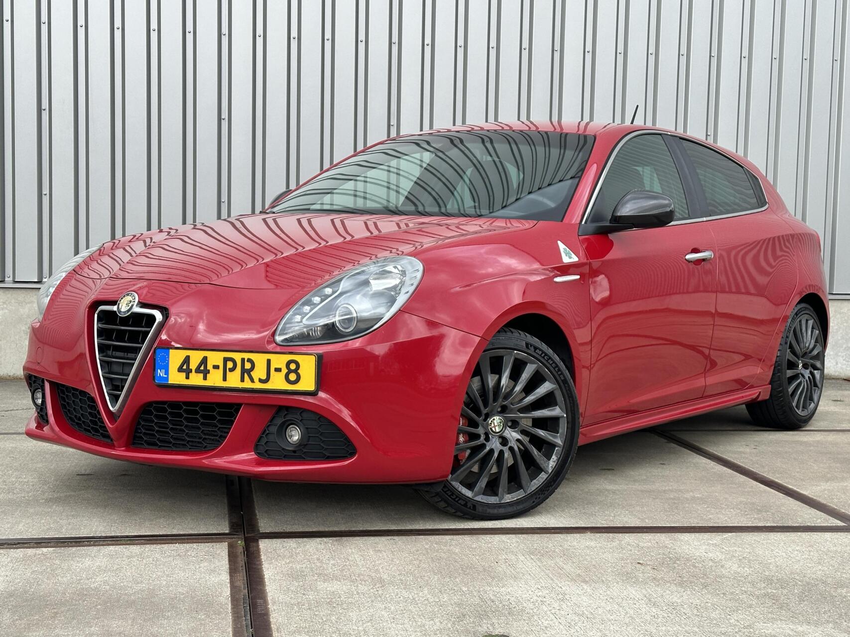 Alfa Romeo Giulietta 1.7 TBi Quadrifoglio Verde 236PK Leder - Led - Zwarte Hemel 2011 - voorkant