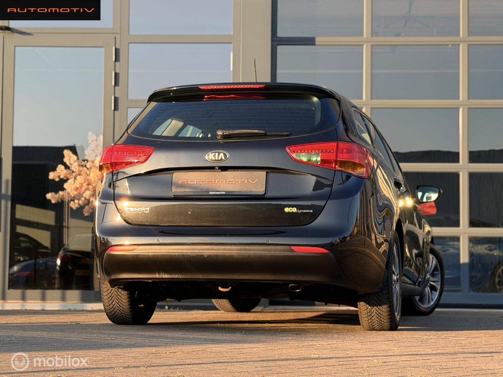 Foto van Kia Cee D