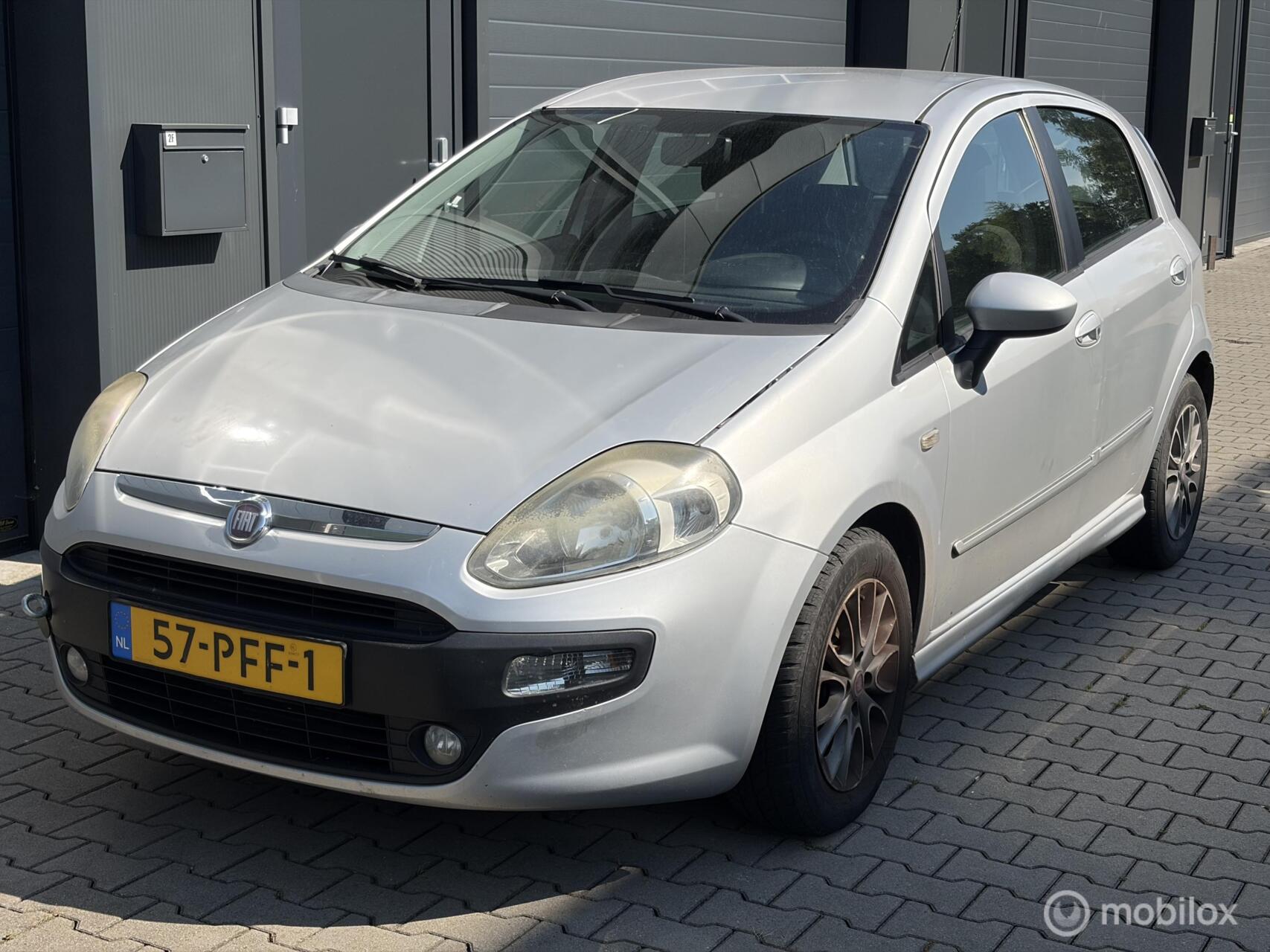 Fiat Fiat Punto 1.3 M-Jet distributie gebroken! 2011 - voorkant