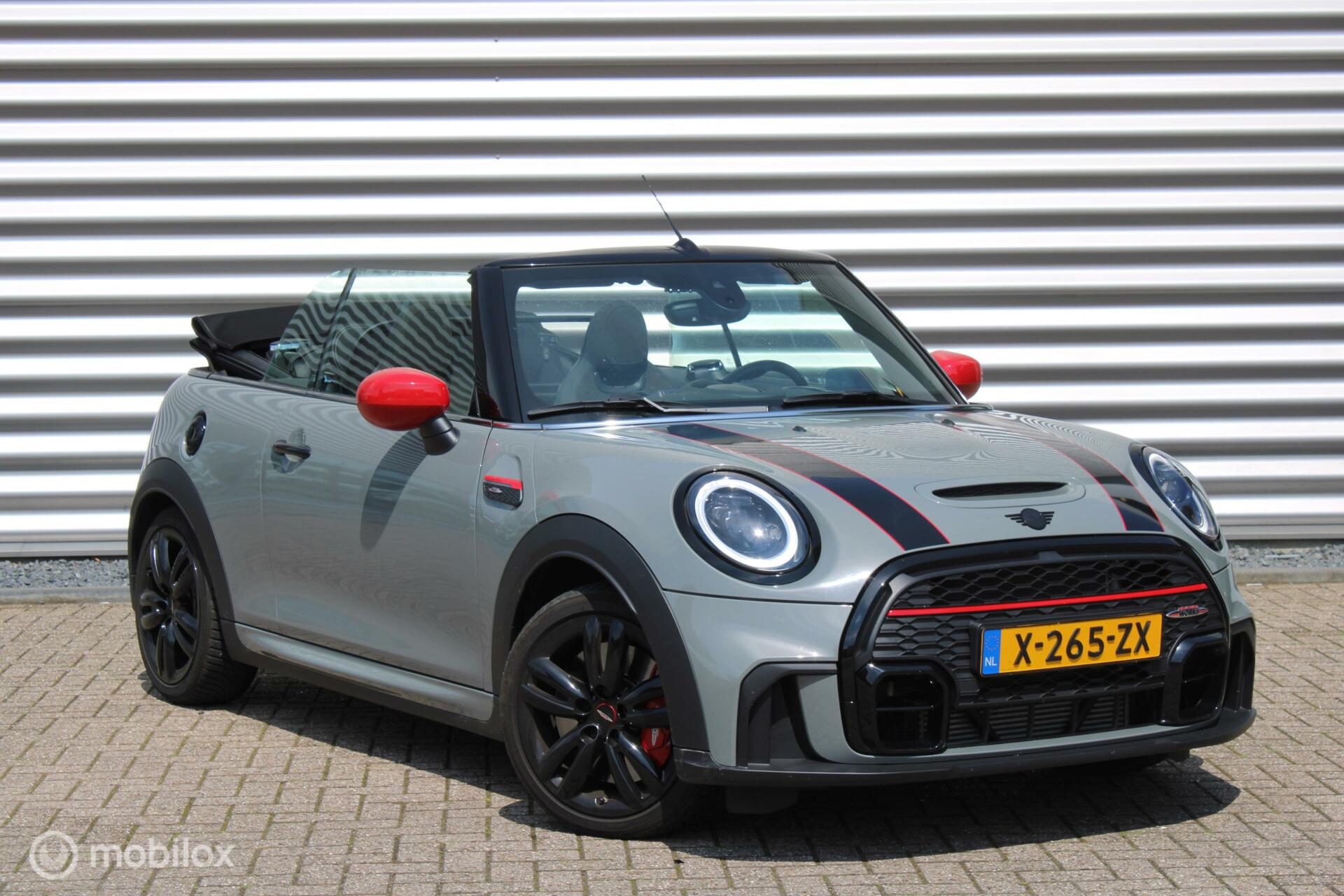 Mini Cabrio 2.0 John Cooper Works 231PK JCW Pack FULL 2022 - voorkant