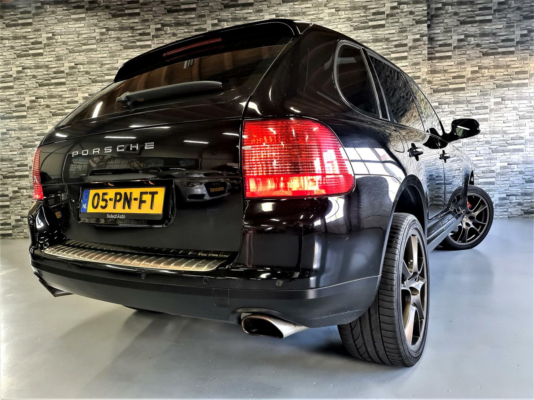 Porsche Cayenne 3.2 V6 Automaat *Youngtimer*NAVI*PDC*NAP! 2004 - voorkant