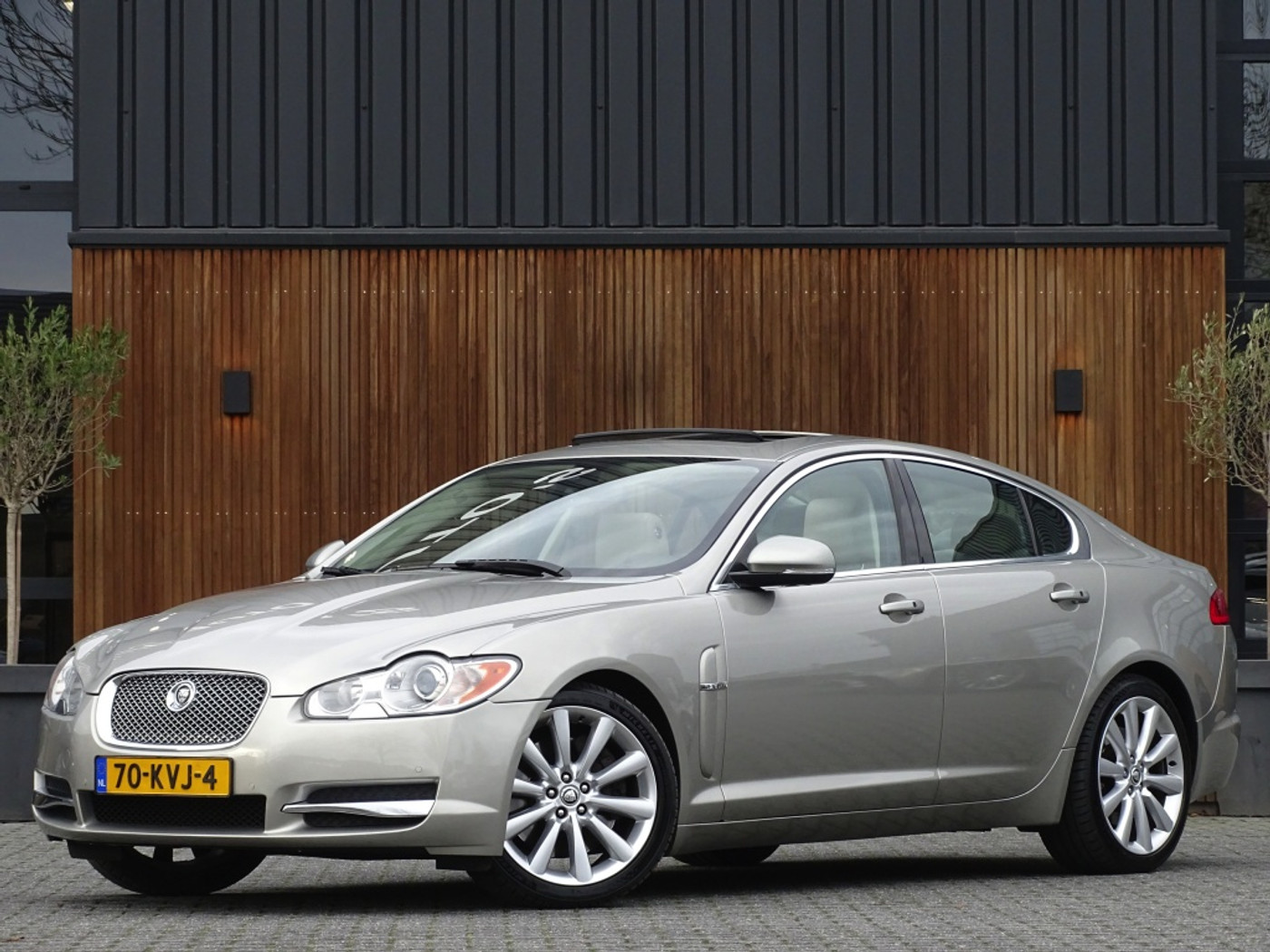 Jaguar Jaguar XF 5.0 V8 385PK automaat / Portfolio / LED *NAP* 2010 - voorkant