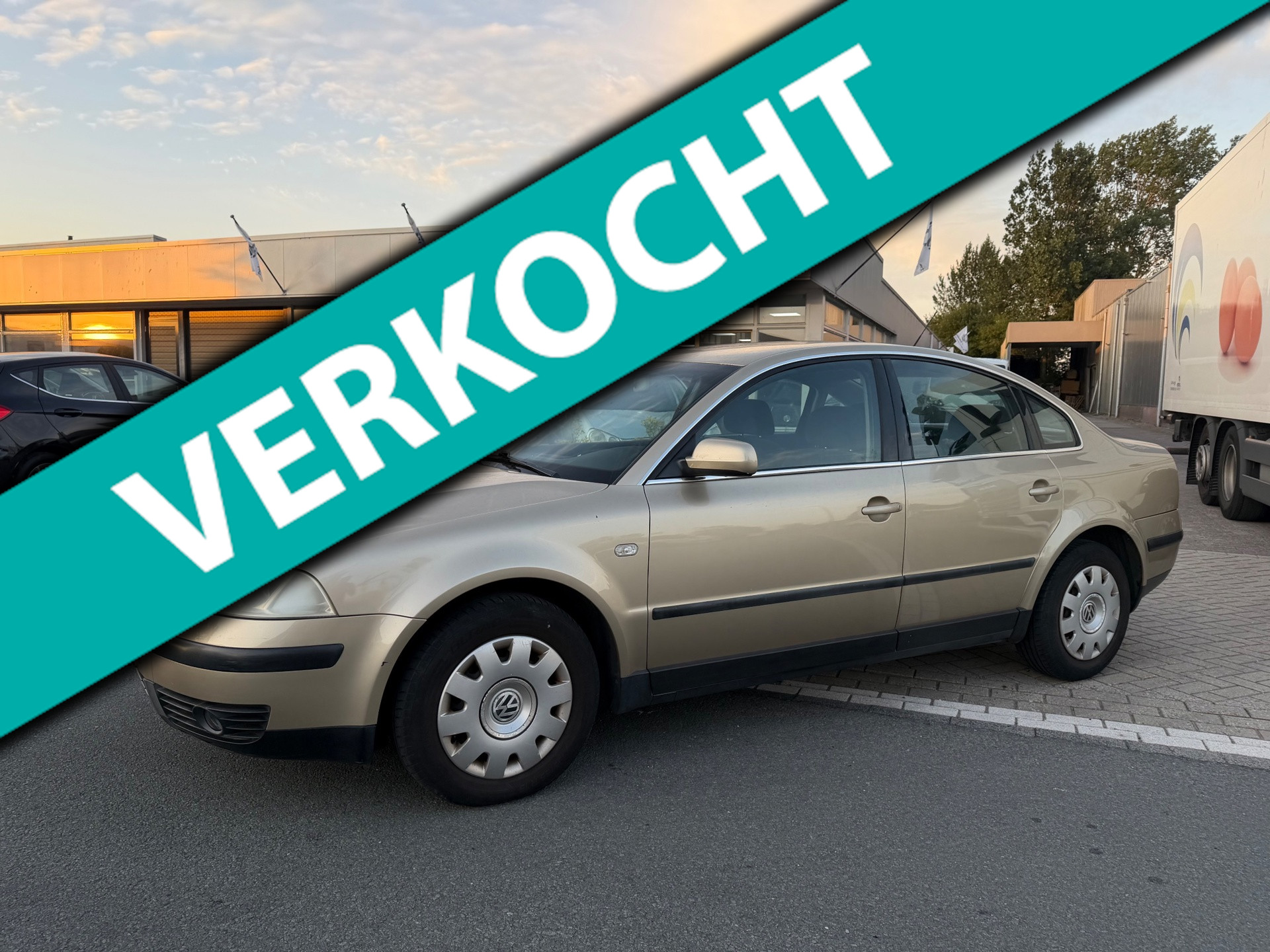 Volkswagen Passat 2.0 Comfortline. • INRUILKOOPJE • NWE APK • 2000 - voorkant