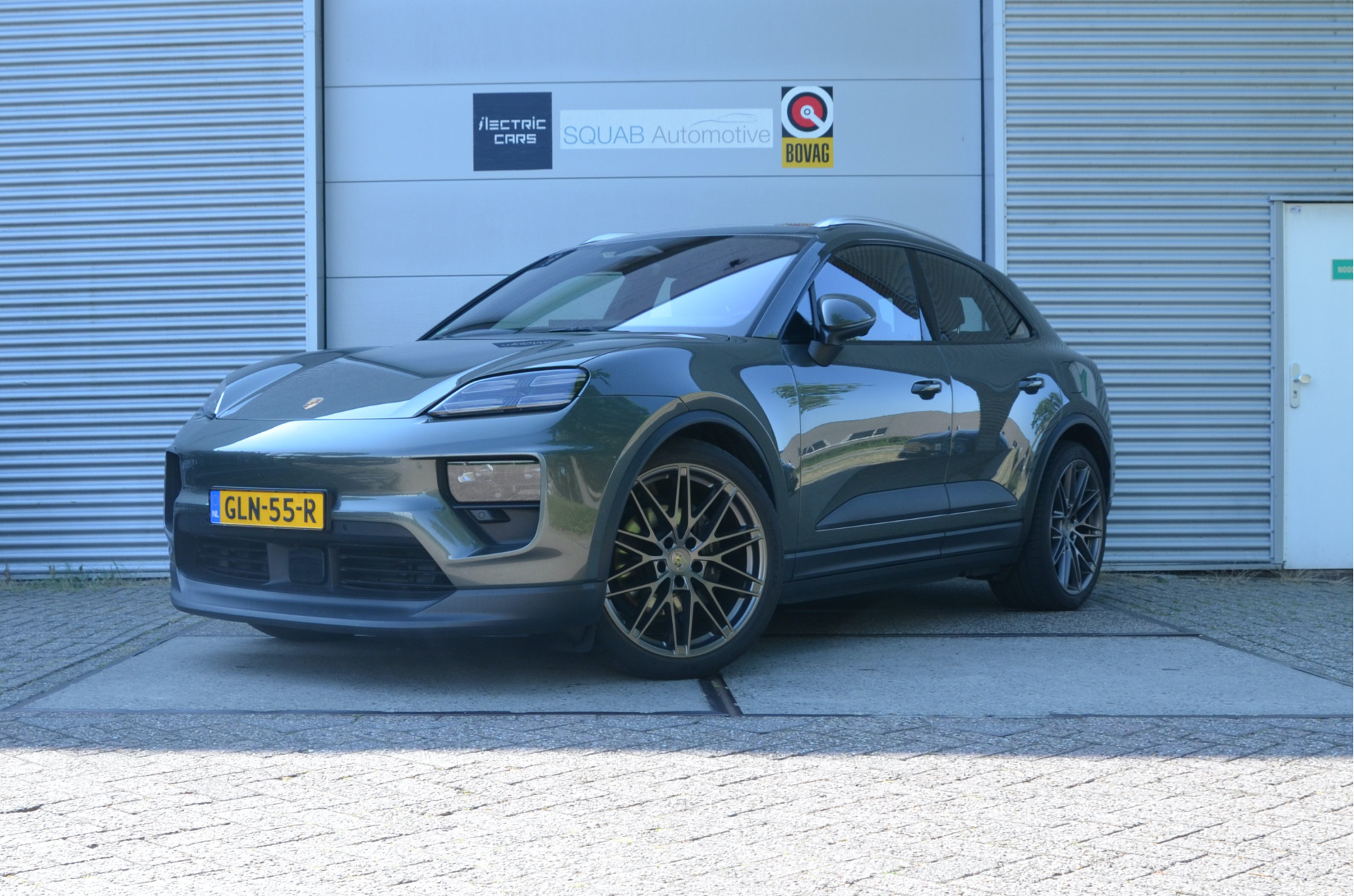 Porsche Macan 4 4 100 kWh 2024 - voorkant