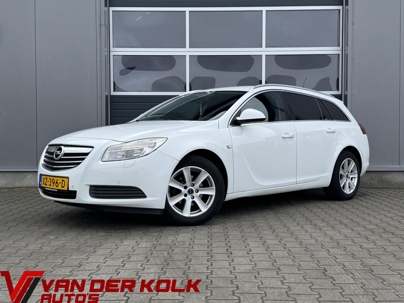 Opel Insignia Sports Tourer 1.6 Edition | Cruise | Climate | Stoelverwarming | Sensoren 2009 - voorkant
