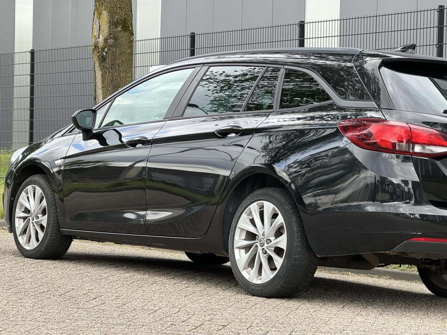Foto van Opel Astra Sports Tourer