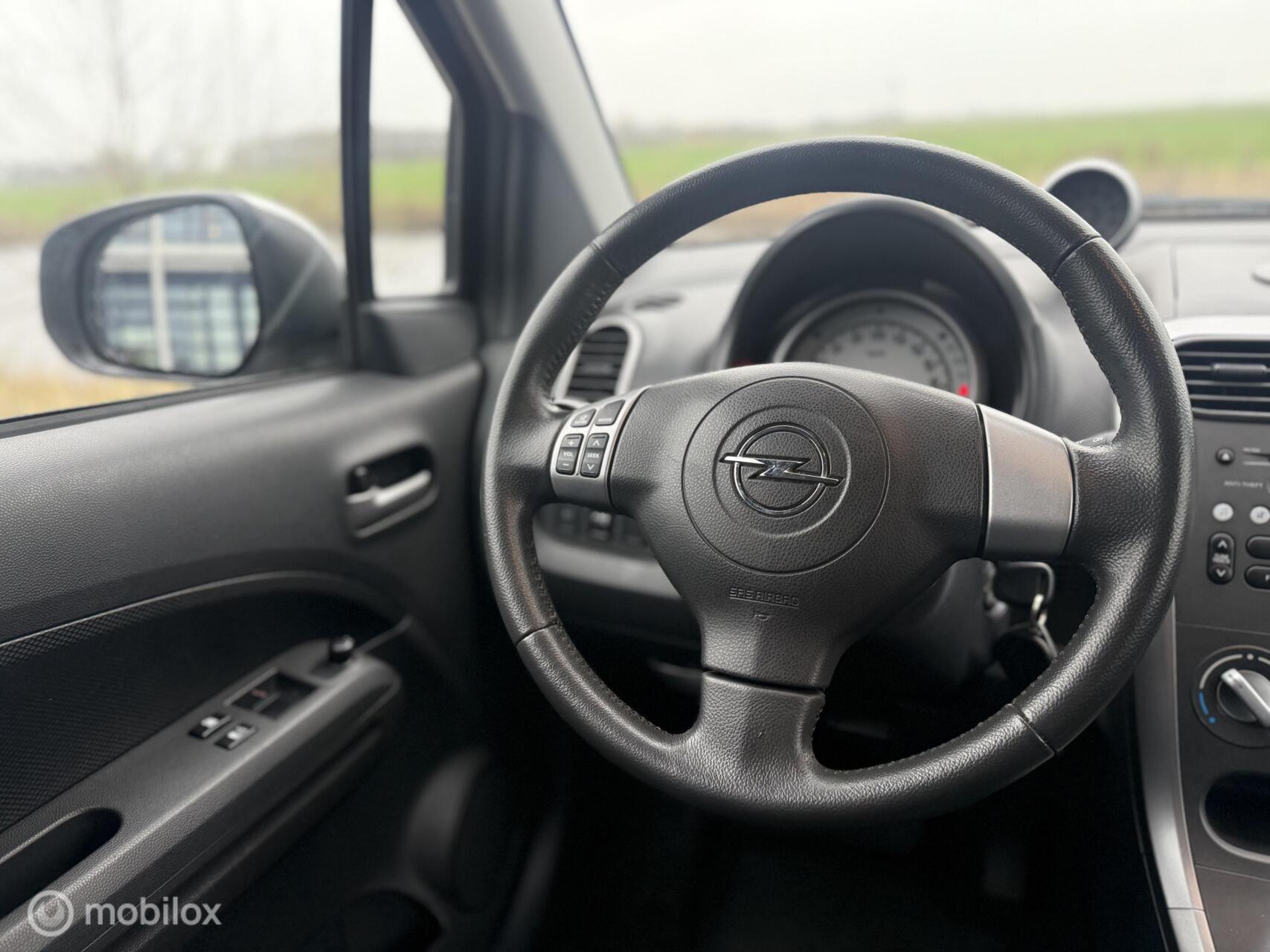 Foto van Opel Agila