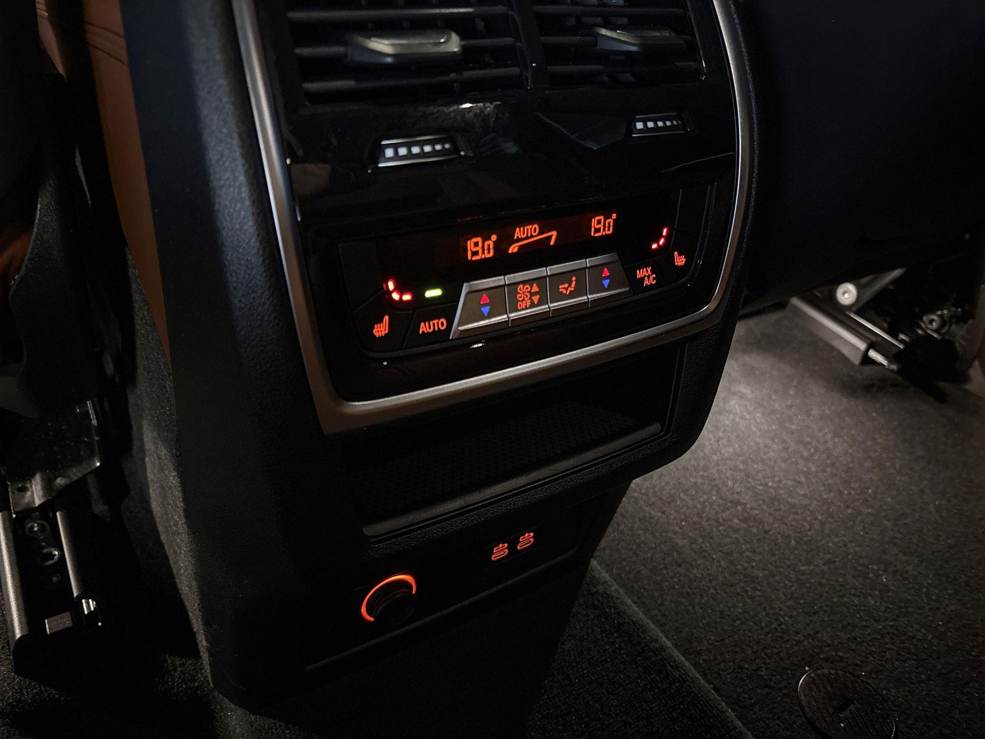 Foto van BMW X5 M60i xDrive