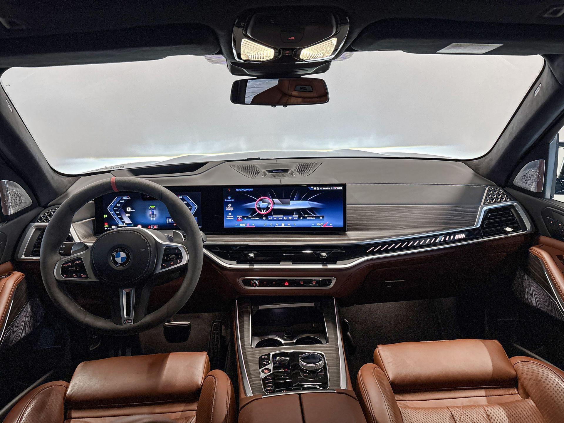 Foto van BMW X5 M60i xDrive