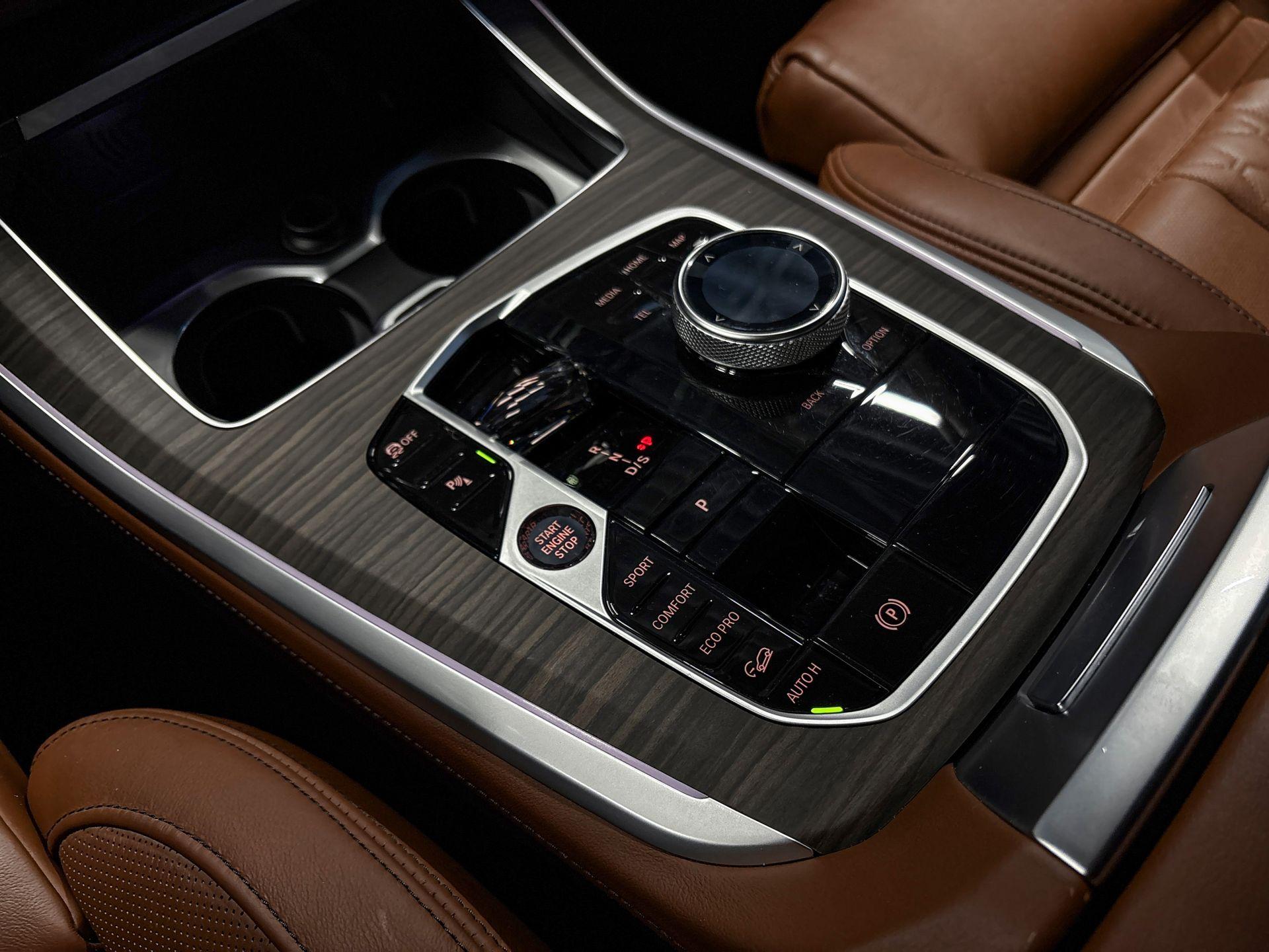 Foto van BMW X5 M60i xDrive