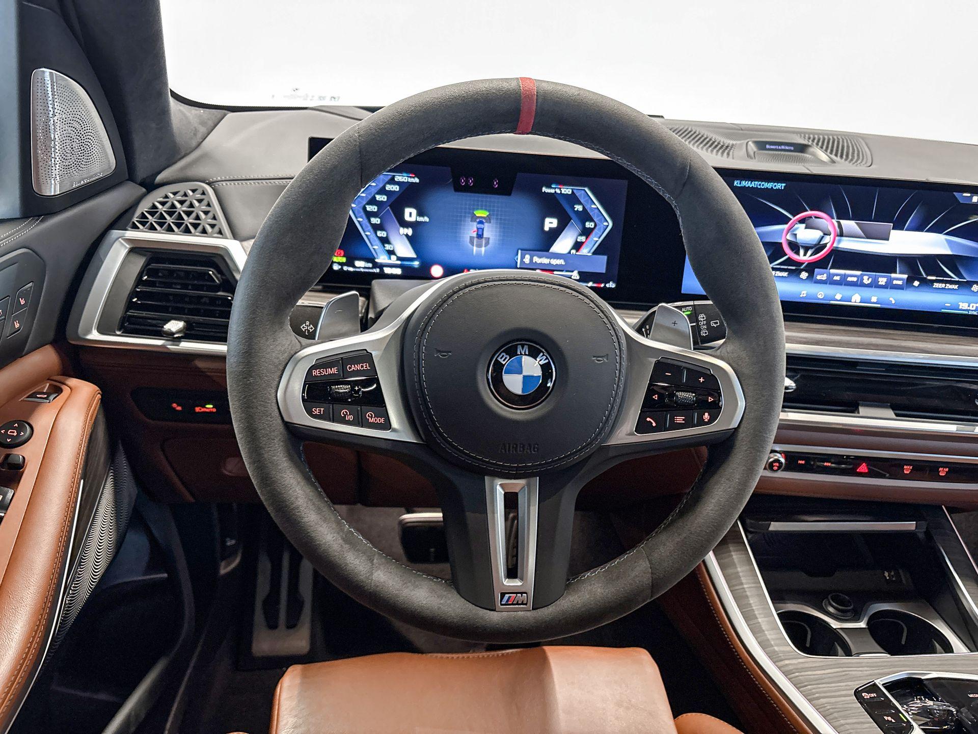 Foto van BMW X5 M60i xDrive