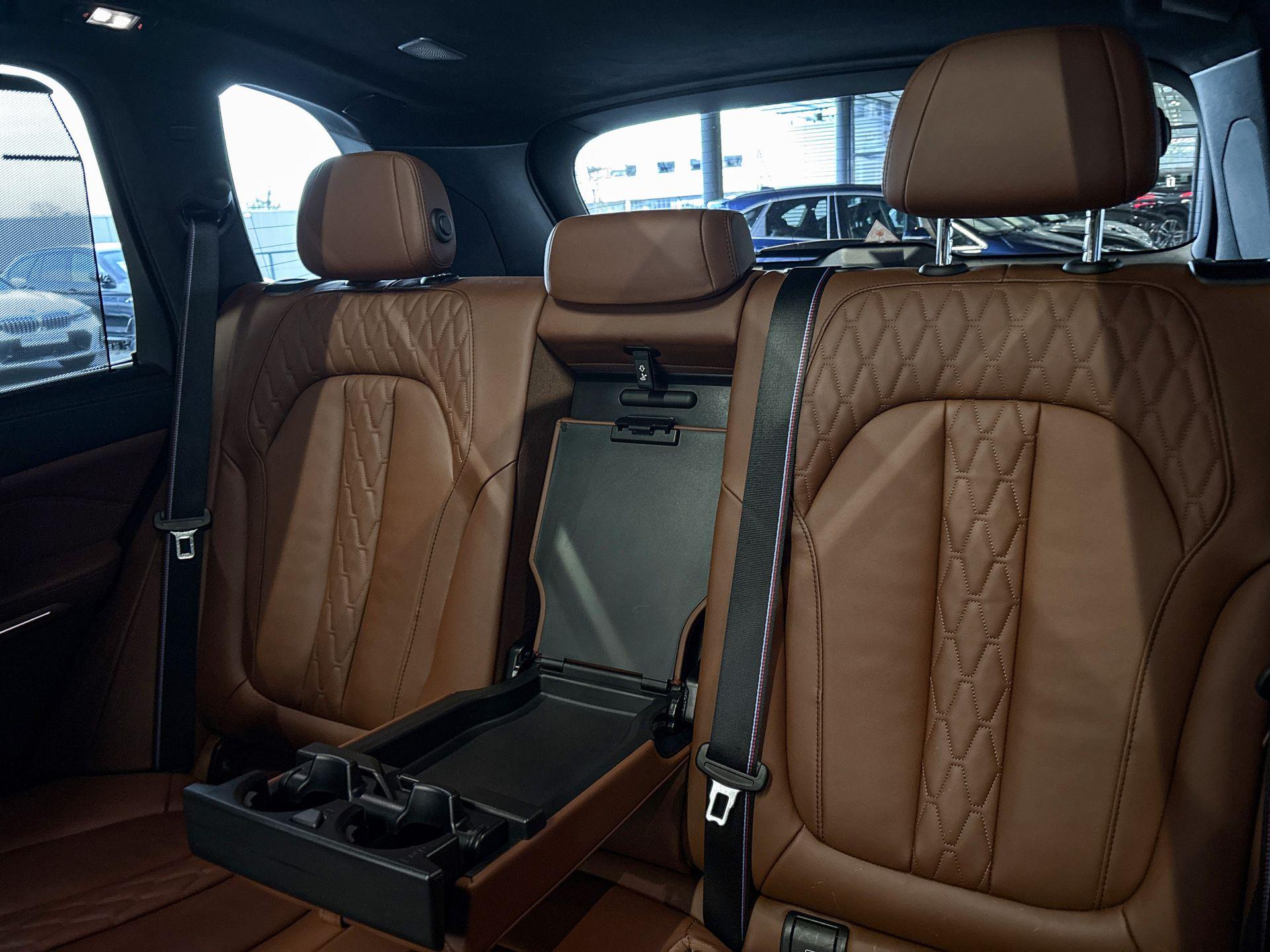 Foto van BMW X5 M60i xDrive