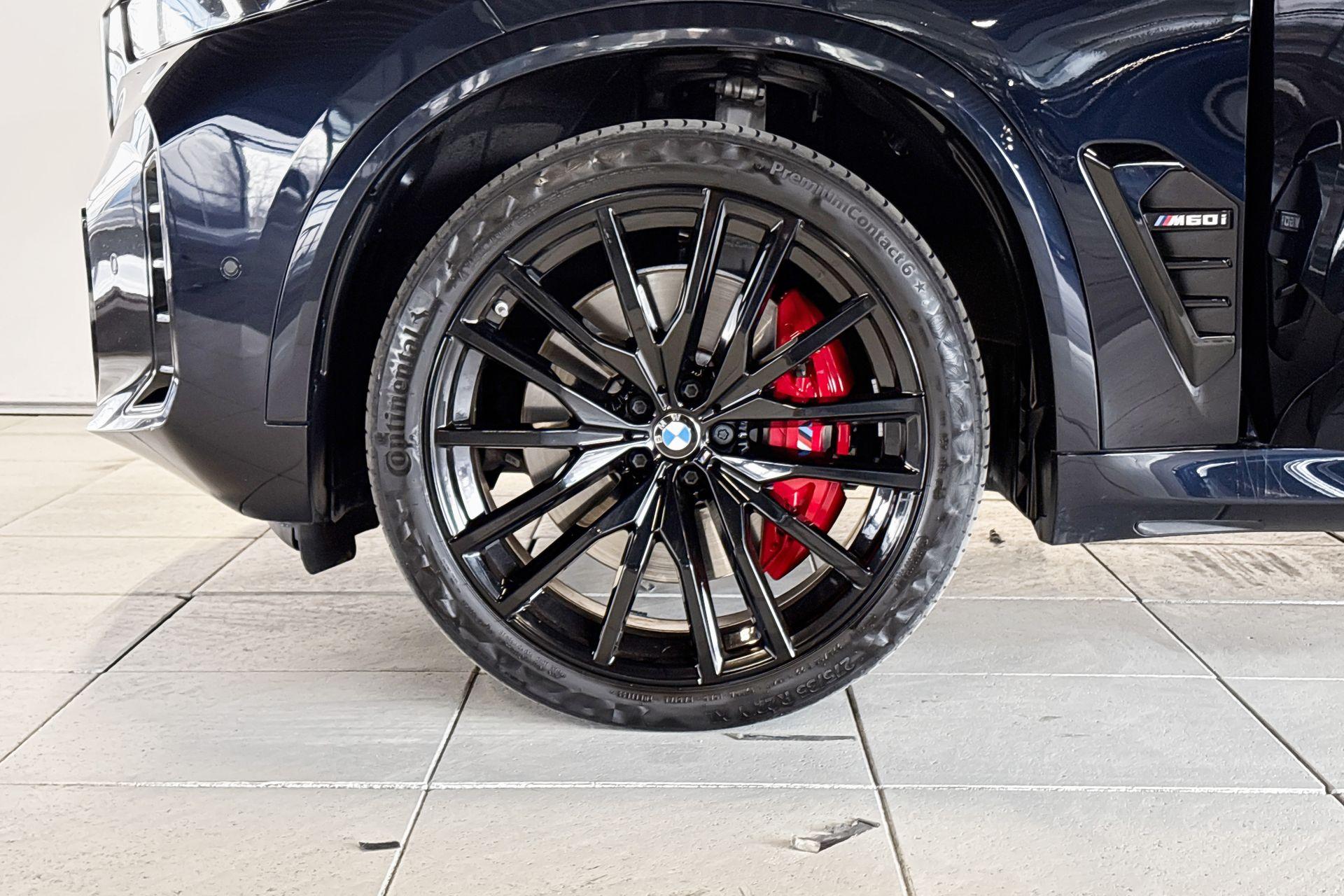 Foto van BMW X5 M60i xDrive