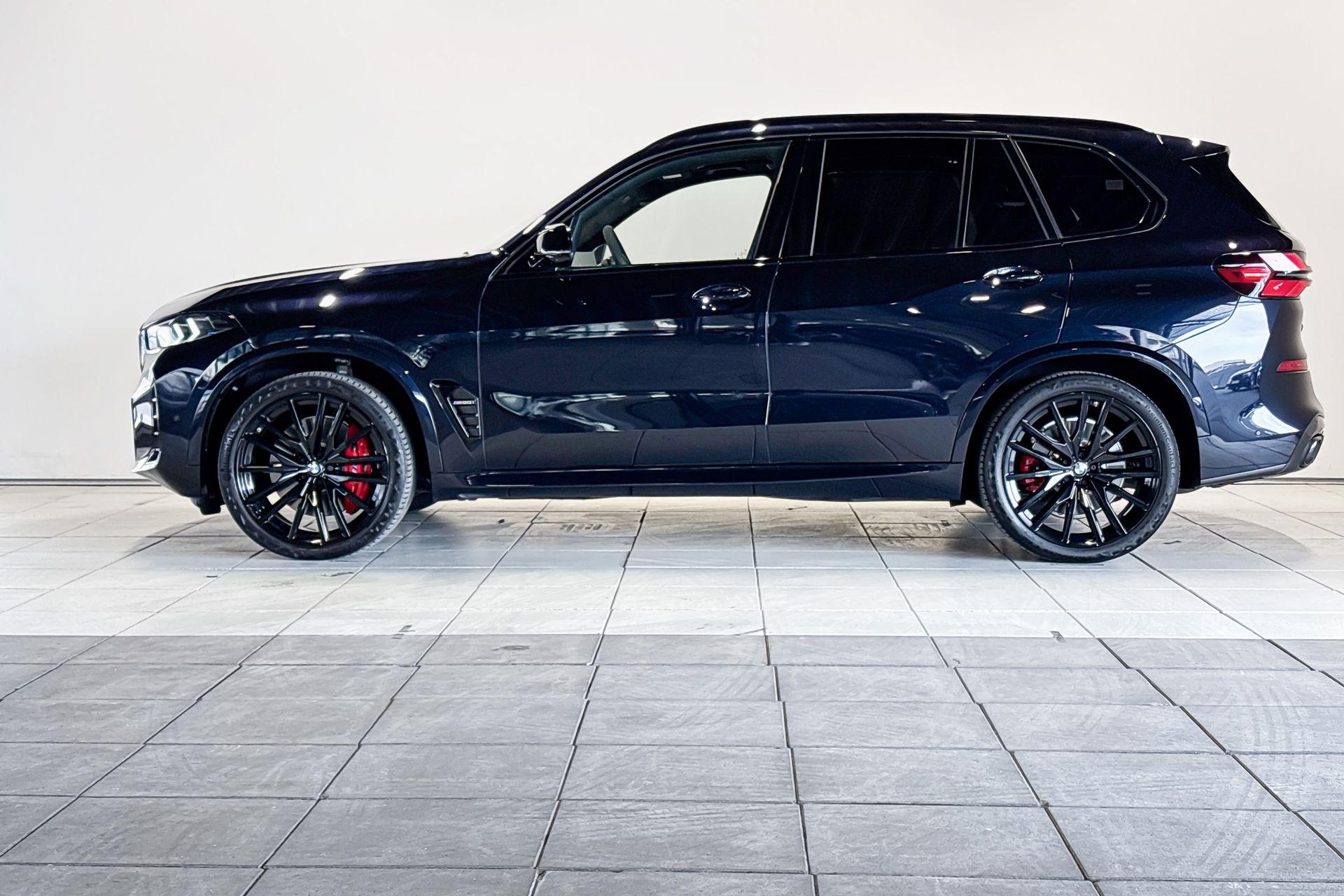 Foto van BMW X5 M60i xDrive
