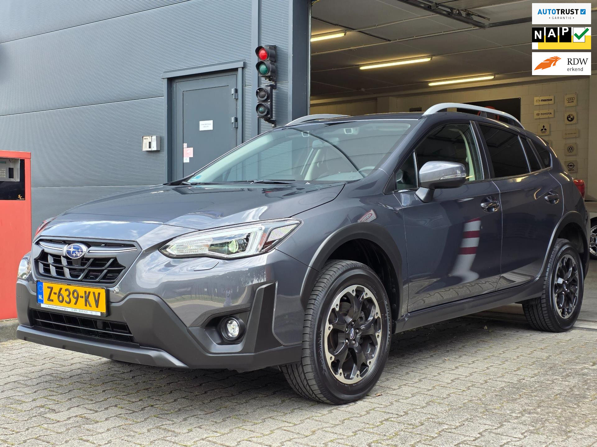 Subaru XV 1.6i Premium / FABRIEKSGARANTIE / NWE OH.BEURT / KEYLESS / ADAPTIEVE CRUISE /  LANE-ASSIST / STOEL + STUURVERW. / CAMERA! 2023 - voorkant