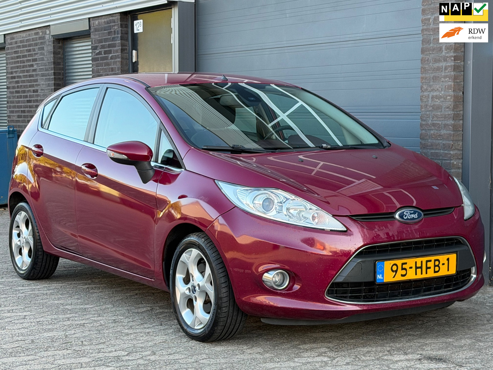 Ford Fiesta 1.6 Titanium AIRCO CRUISE PDC TREKHAAK NAP APK 2008 - voorkant