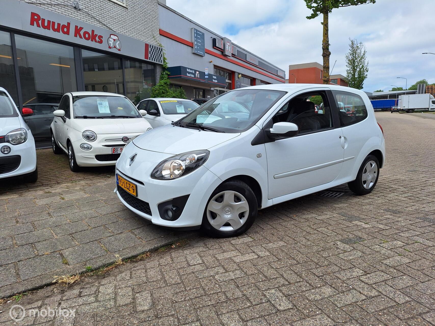 Renault Twingo 1.2-16V DYNAMIQUE • CRUISE CONTROL • AIRCO • 2010 - voorkant