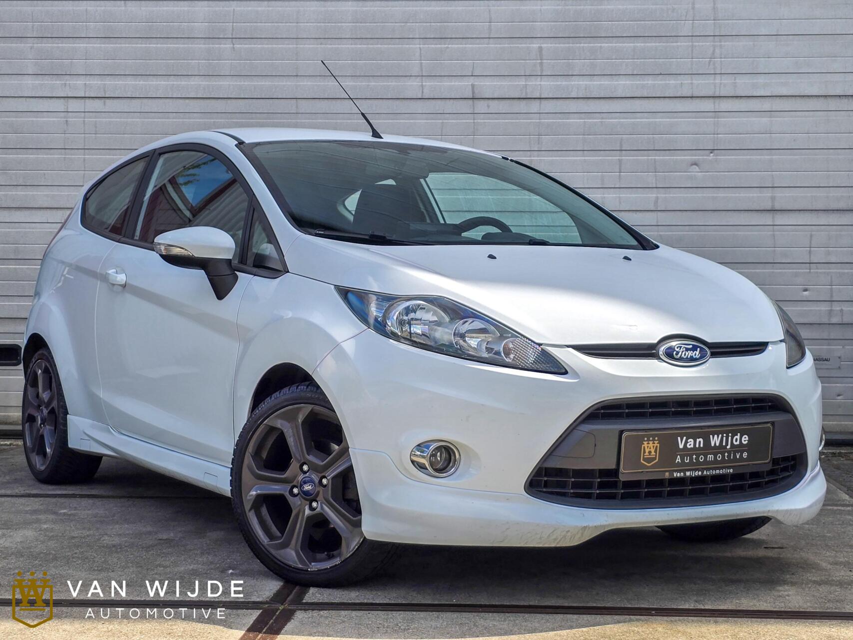 Ford Fiesta 1.25|AIRCO|CARPLAY|BLUETOOTH|ST VELGEN 2011 - voorkant