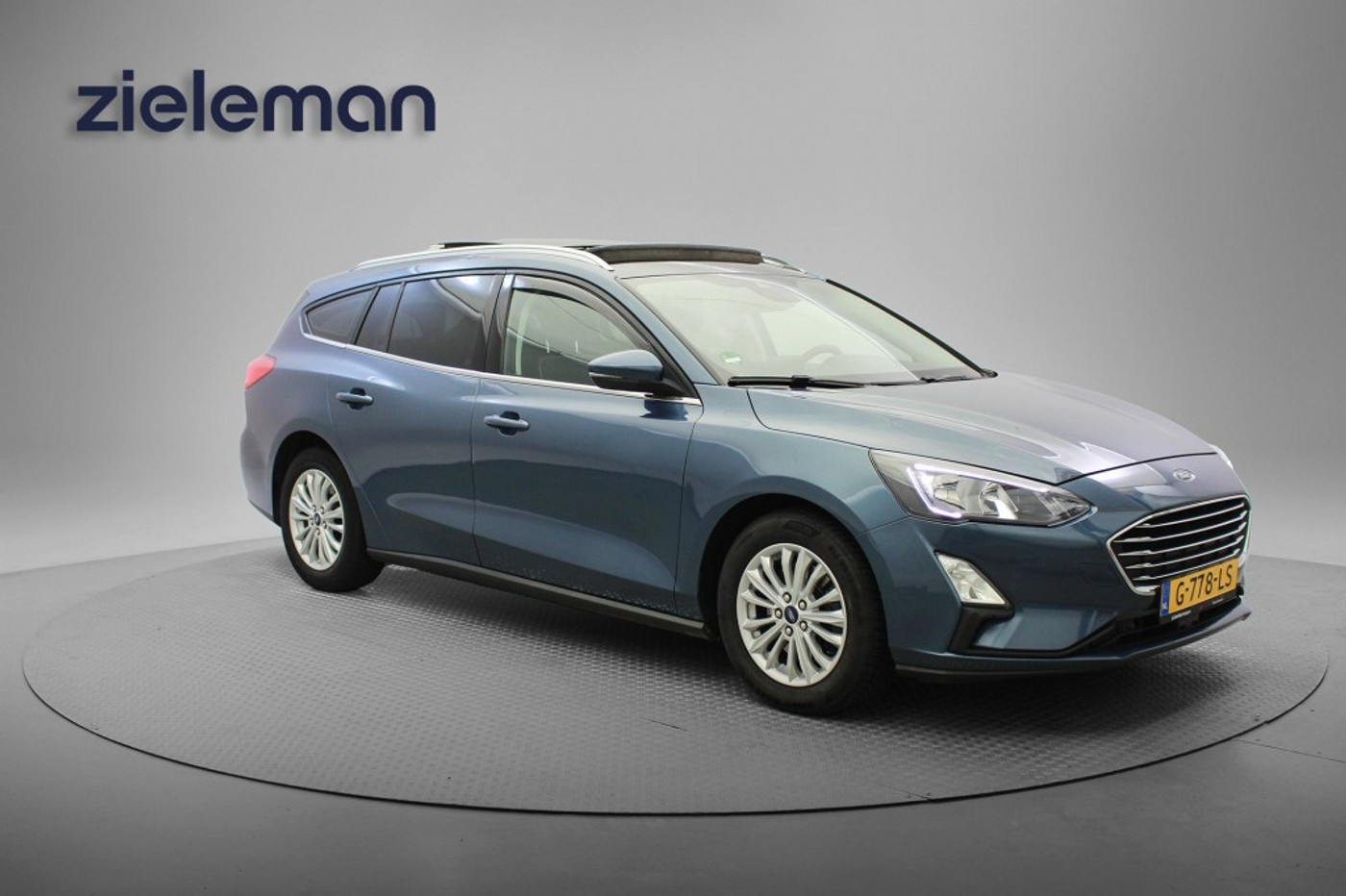Ford Focus 1.0 Ecoboost Titanium Business - Panorama, Carplay, Clima, Navi 2019 - voorkant