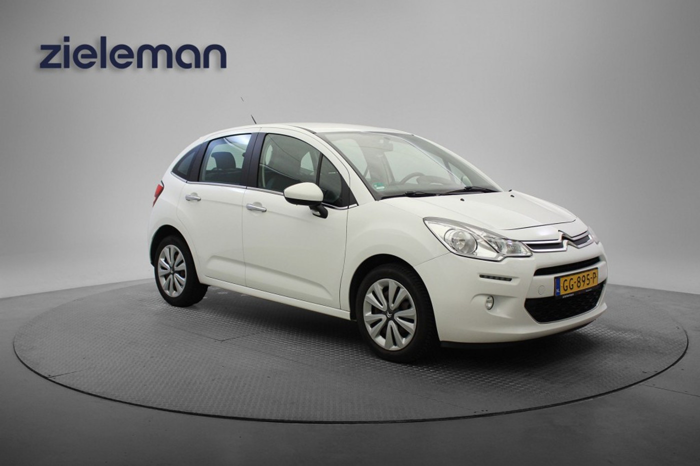 Citroen C3 1.2 PureTech Collection -  Airco, Cruise, Trekhaak 2015 - voorkant