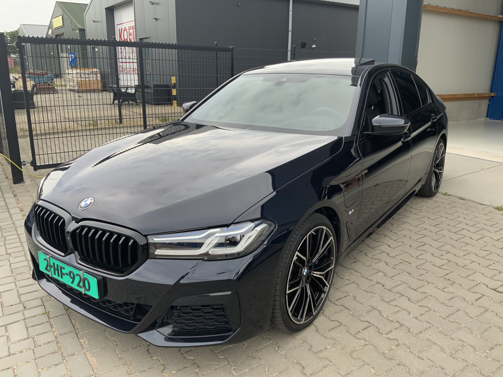 BMW 5-serie 545e xD High Exe 2020 - voorkant