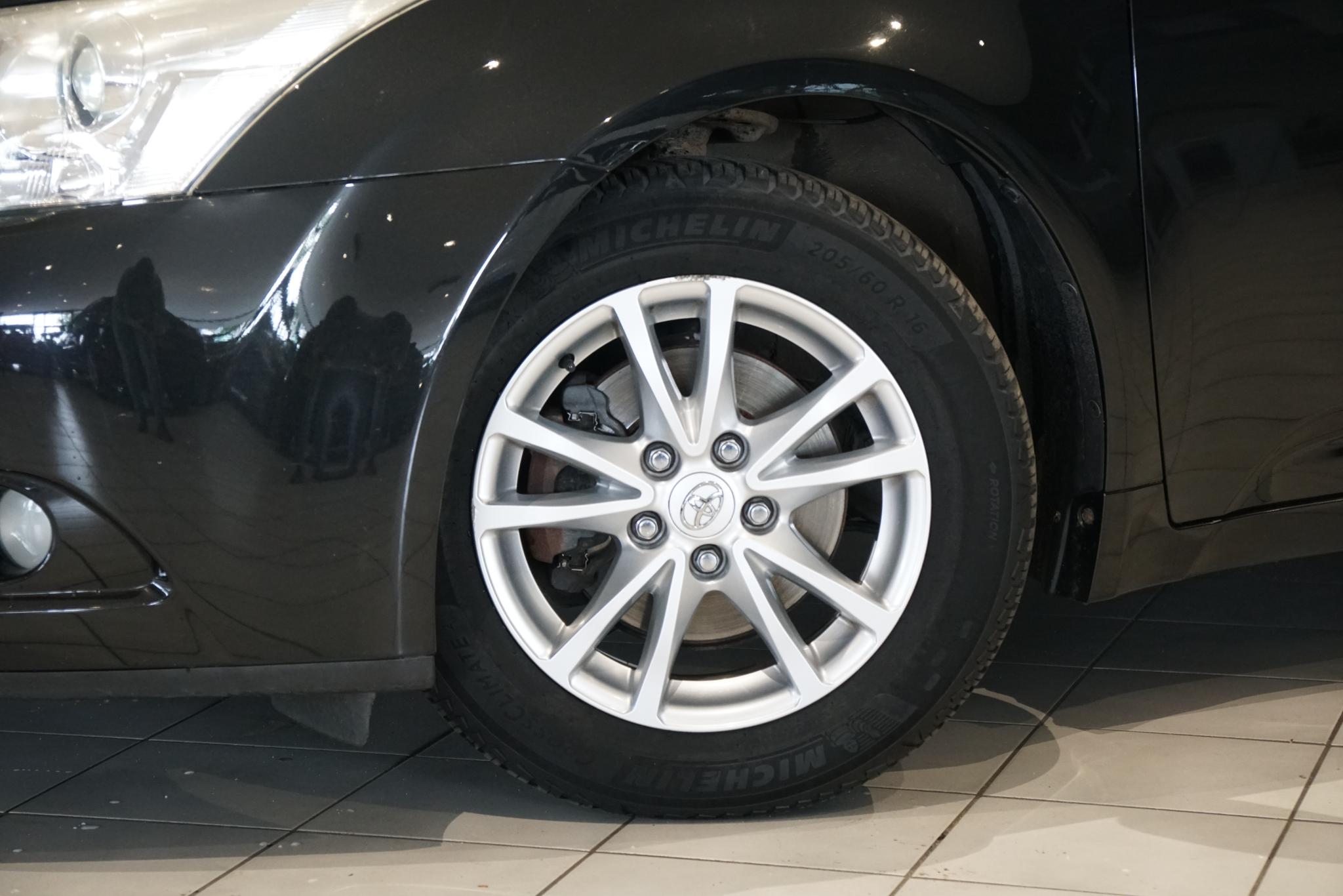 Foto van Toyota Avensis