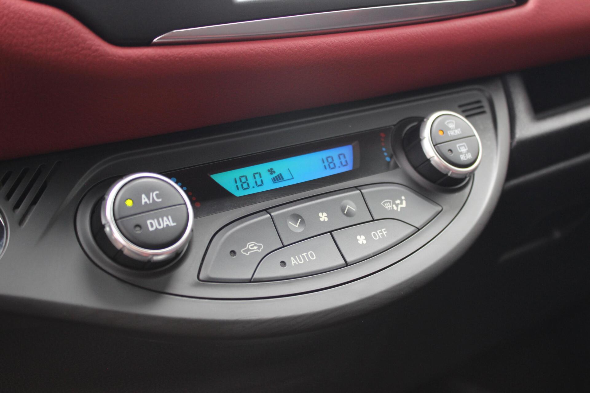 Foto van Toyota Toyota Yaris Hybrid