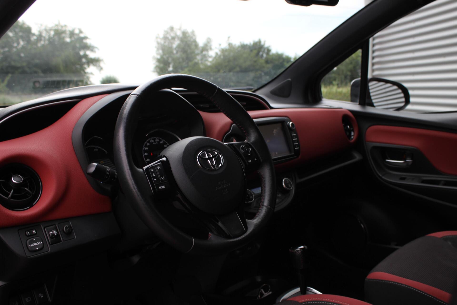 Foto van Toyota Toyota Yaris Hybrid