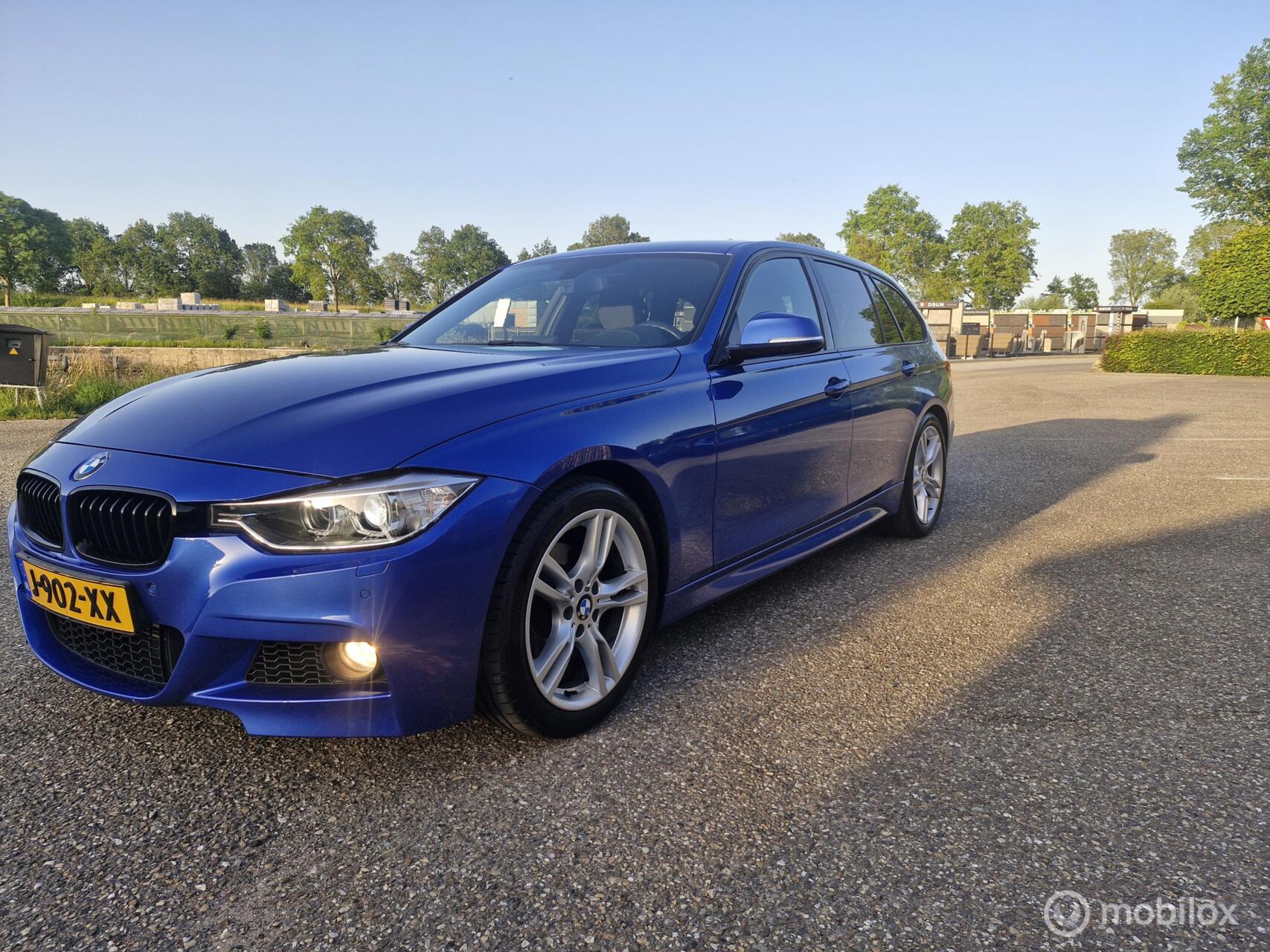 BMW 320i 320i M Sport Executive 2013 - voorkant