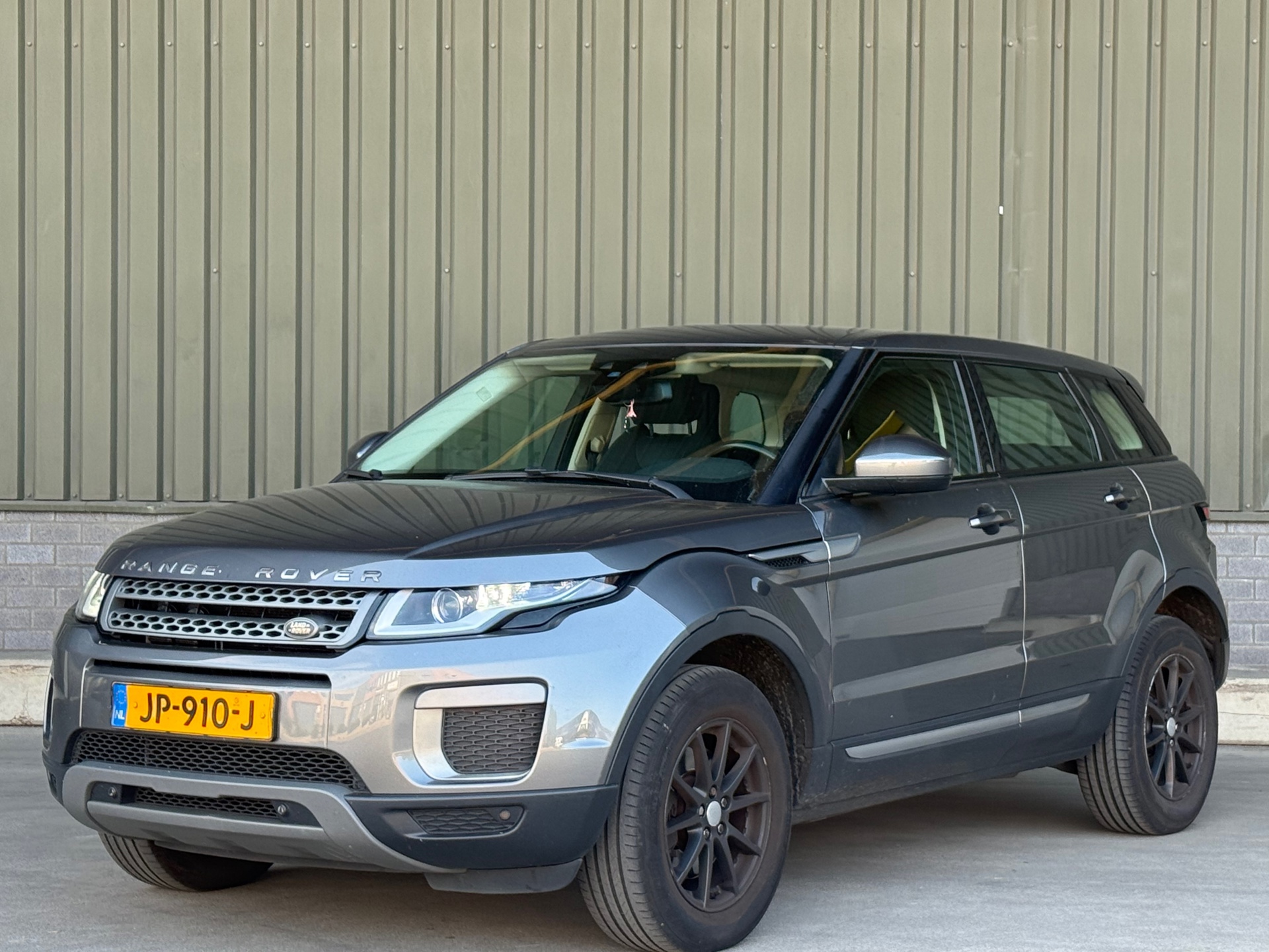 Land Rover Range Rover Evoque 2.0 TD4 Urban Series Pure / PANO / APK 2016 - voorkant
