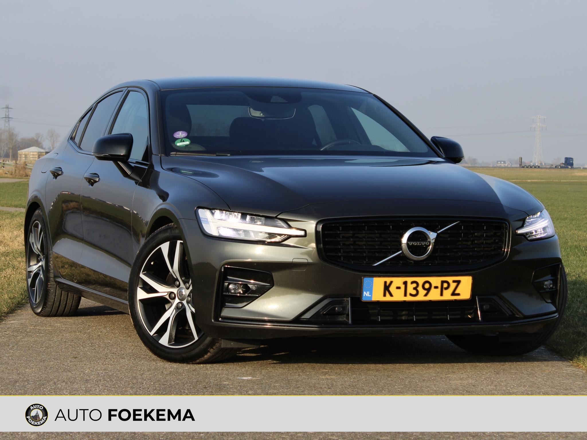 Volvo S60 2.0 B3 R-Design 2021 - voorkant