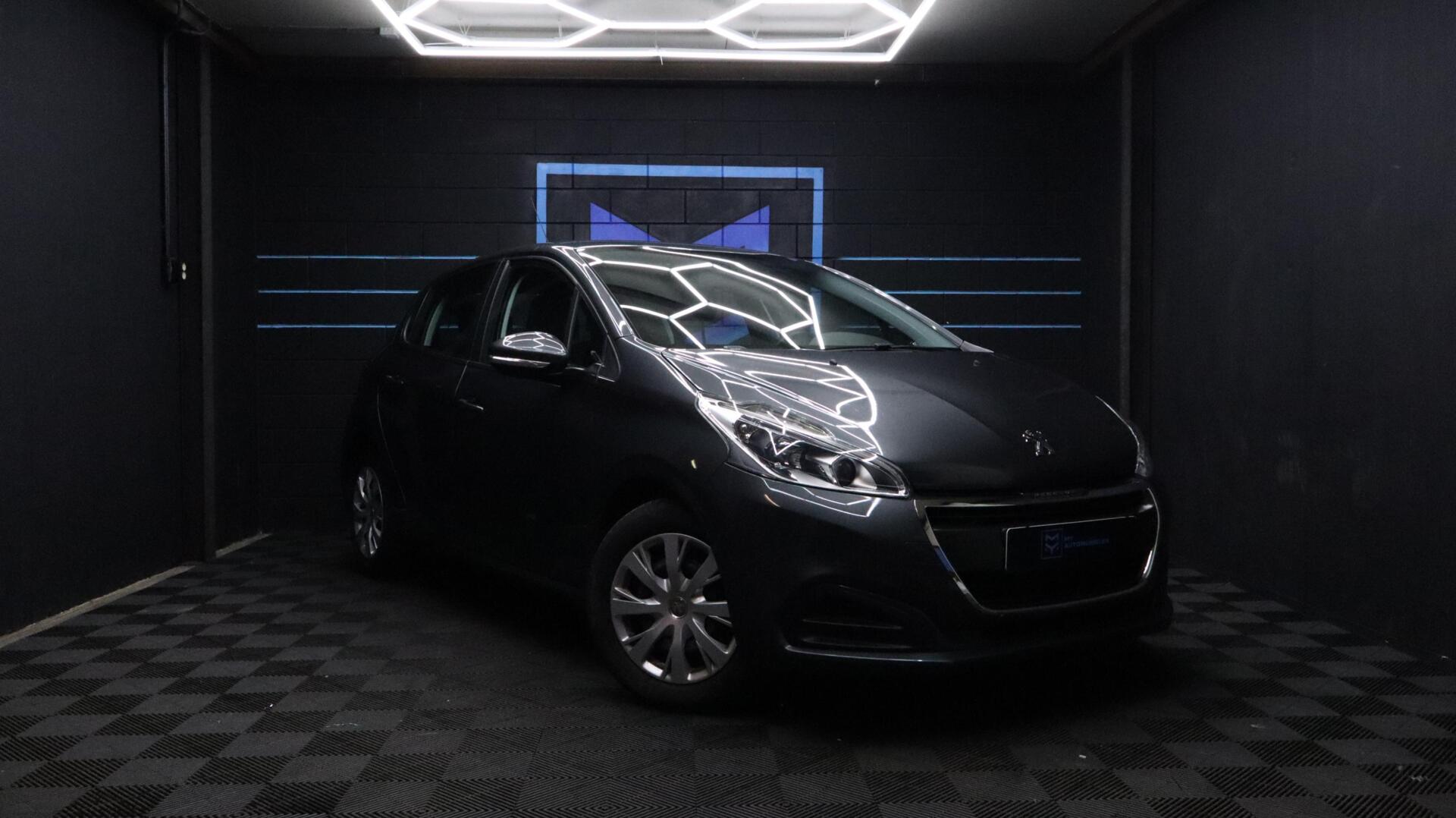 Peugeot 208 1.2 PureTech / nieuwe distributie / CARPLAY 2016 - voorkant