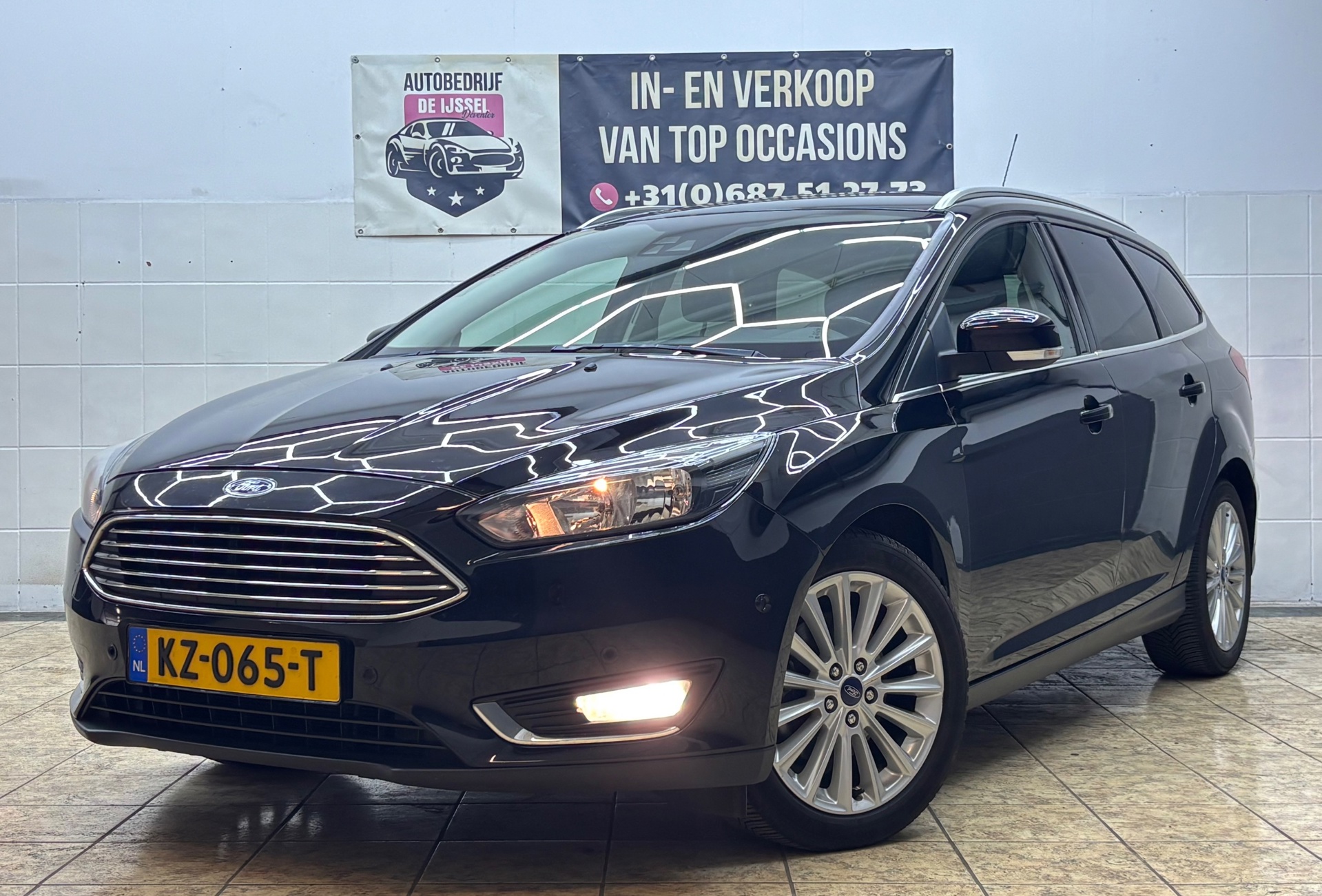 Ford Focus 1.5 Titanium/ 2DE EIG/ NW APK / Distributie V.V 2017 - voorkant