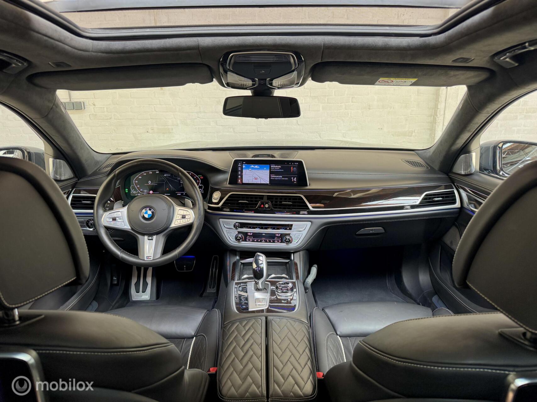 Foto van BMW 745le xDrive