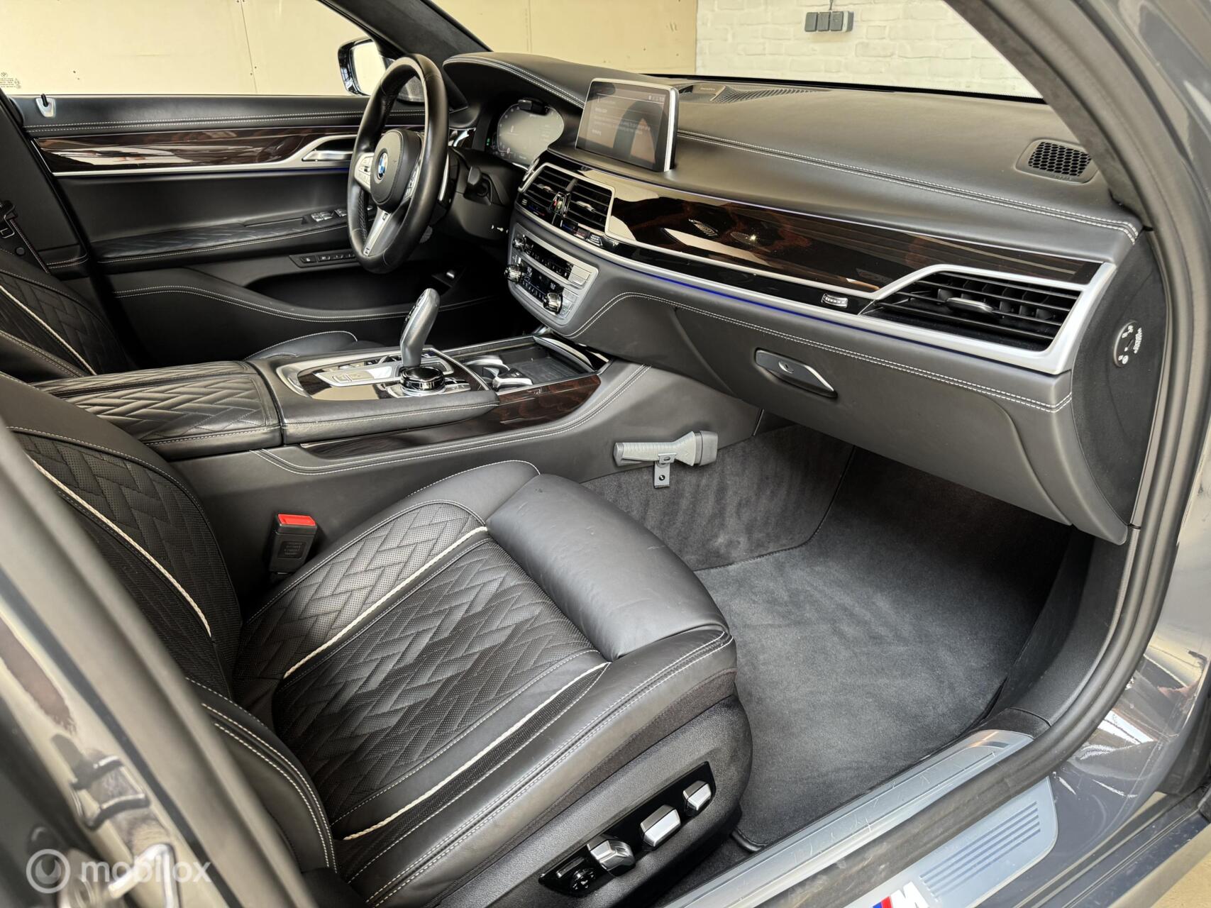 Foto van BMW 745le xDrive