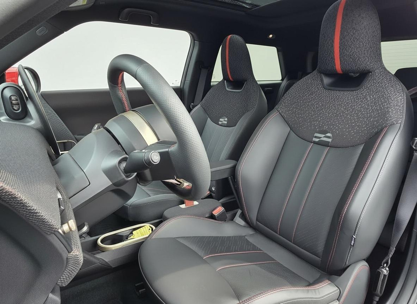 Foto van Mini Cooper E
