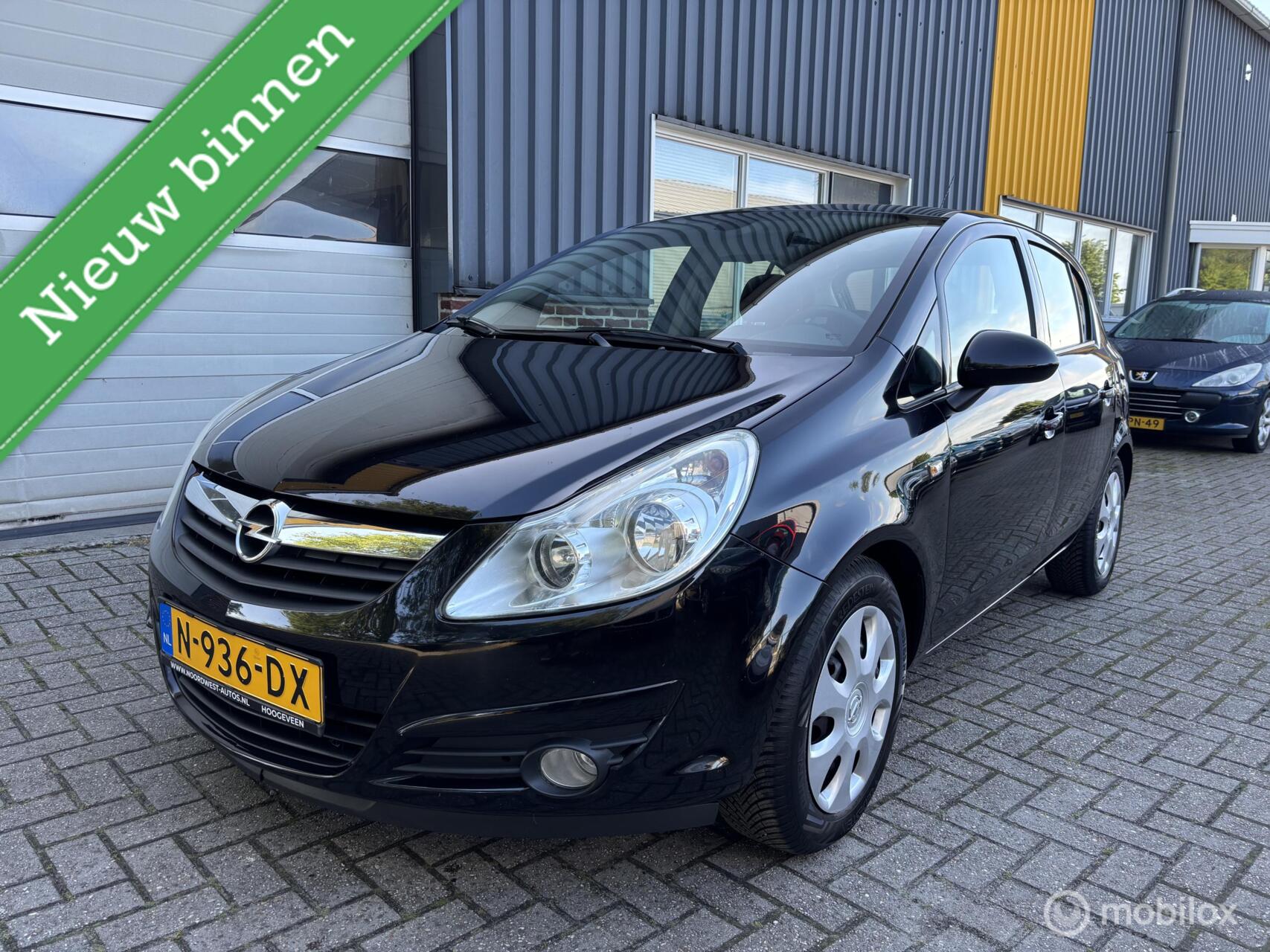 Opel Corsa 1.2-16V Edition ZEER NETJES! 2009 - voorkant