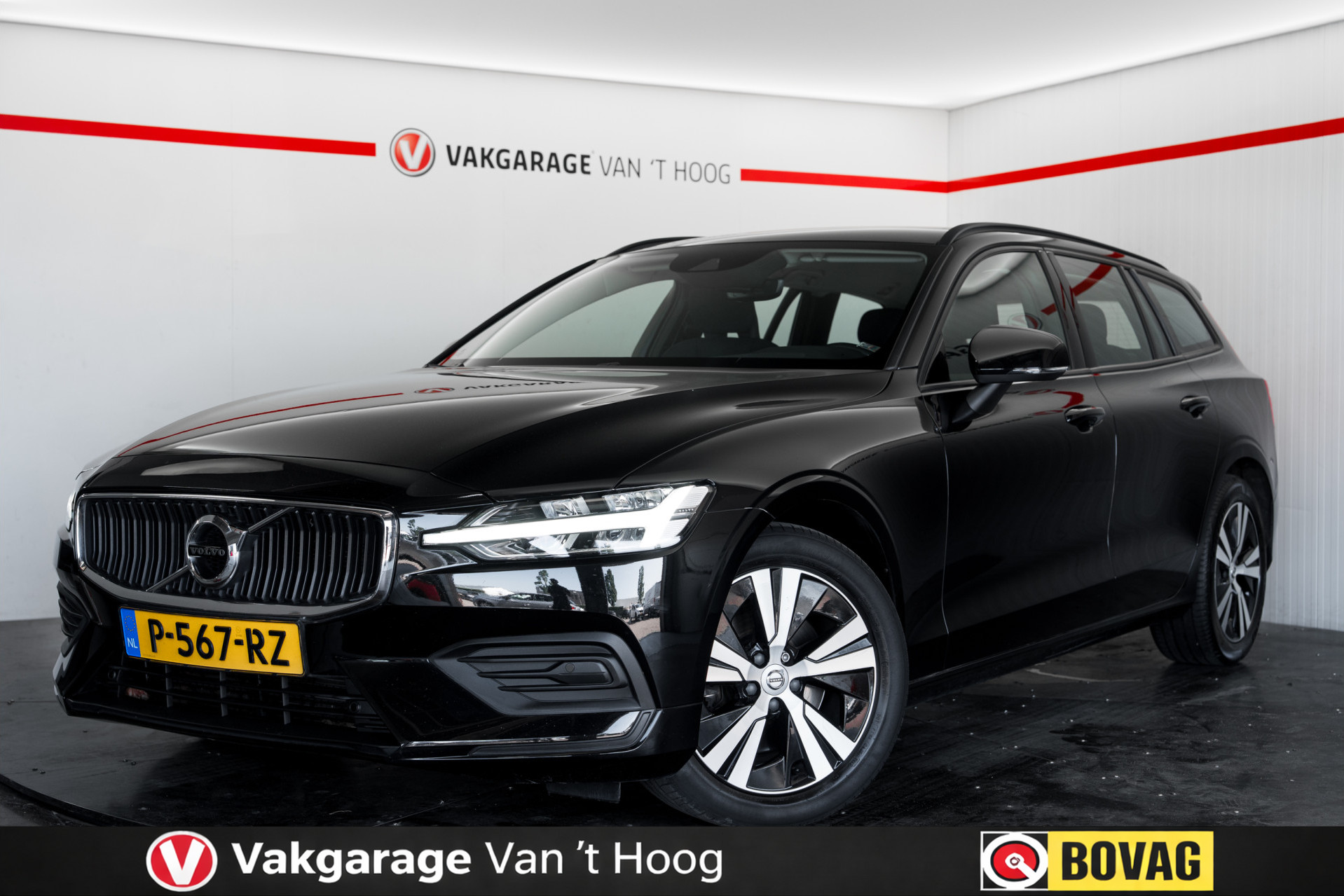 Volvo V60 2.0 B3 Momentum|Klaptrekhaak|Camera|Origineel NL-Auto 2022 - voorkant