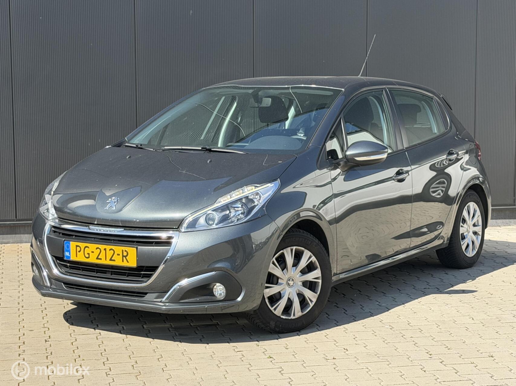 Peugeot 208 1.2 82PK Blue Lion | CRUISE | AIRCO |CARPLAY | 2017 - voorkant