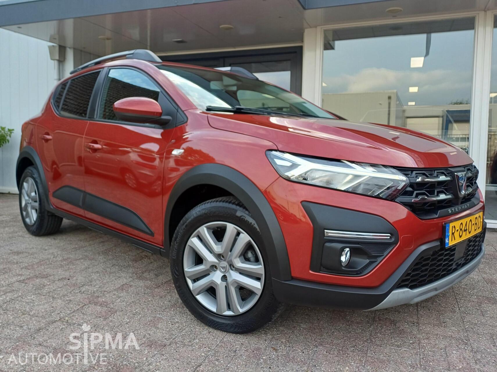Dacia Sandero Stepway 1.0 TCe 90 Comfort 2022 - voorkant