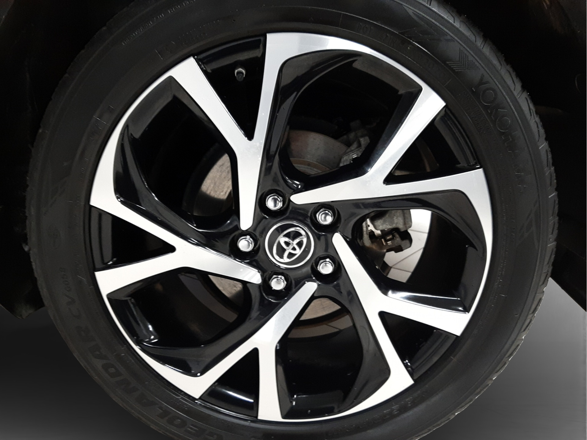 Foto van Toyota Toyota C-hr