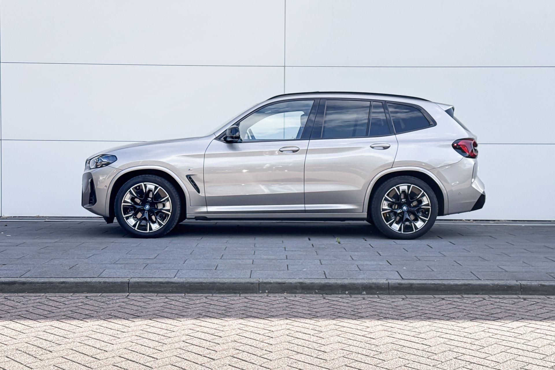 Foto van BMW Ix3