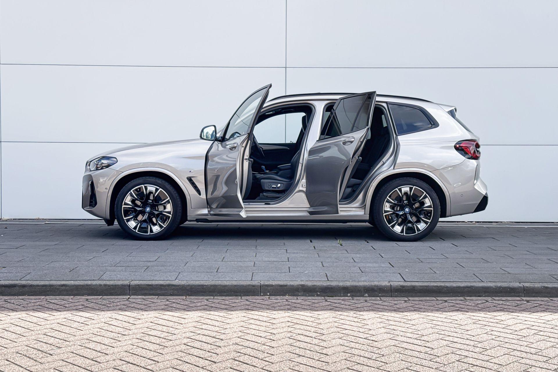 Foto van BMW Ix3