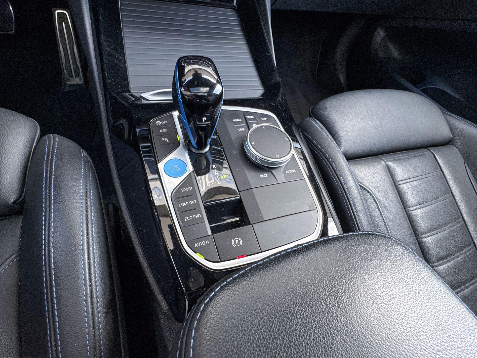 Foto van BMW Ix3