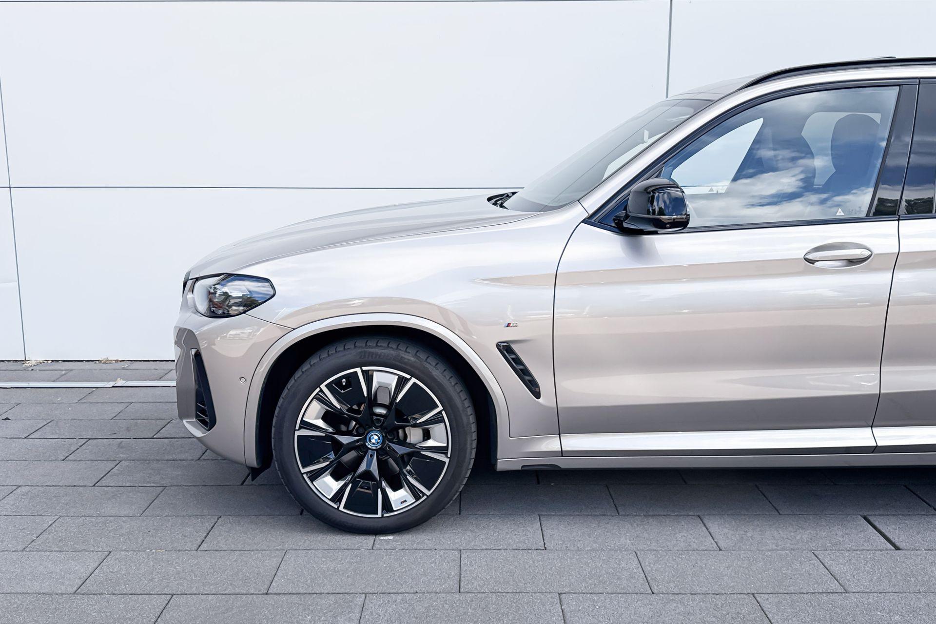 Foto van BMW Ix3