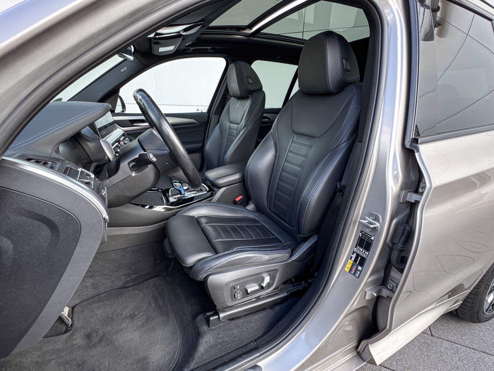 Foto van BMW Ix3