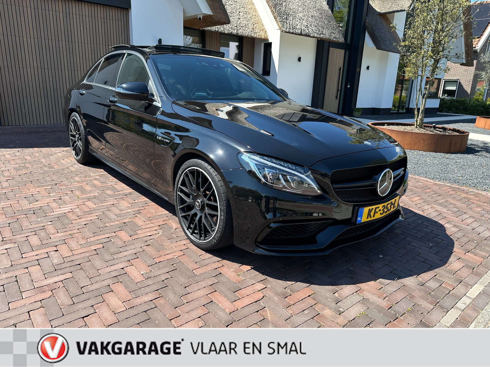 Mercedes-Benz AMG C 63 AMG 63 Edition 1 -Schaal stoelen-Panodak-Onderhouds historie compleet zeer nette AMG in consignatie verkoop 2015 - voorkant