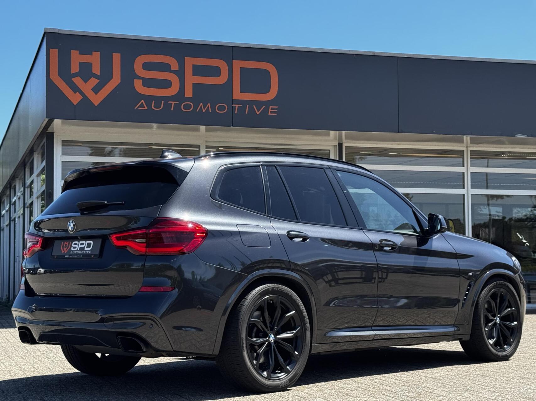 Foto van BMW X3 M40d