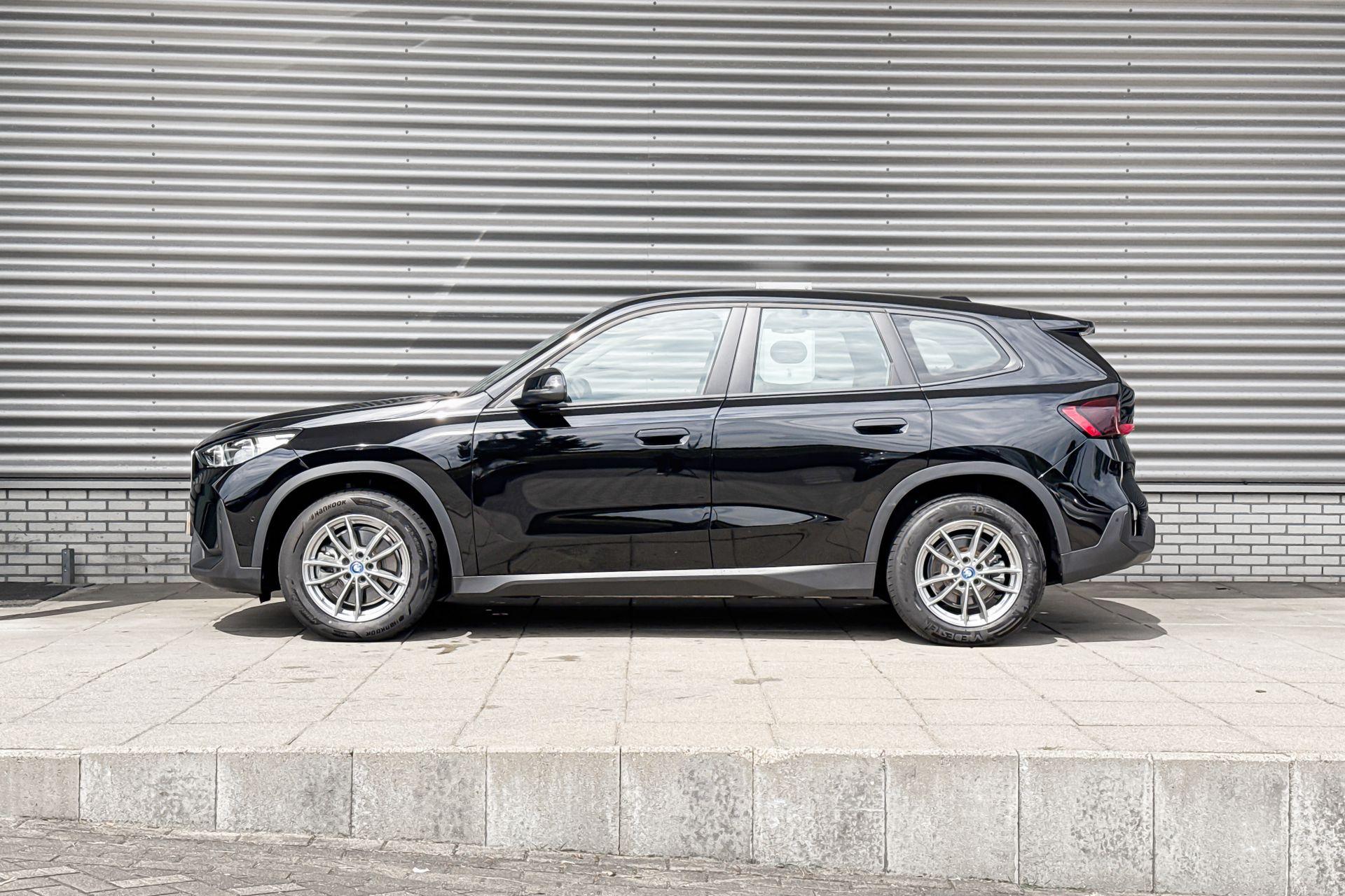 Foto van BMW Ix1 Xdrive30